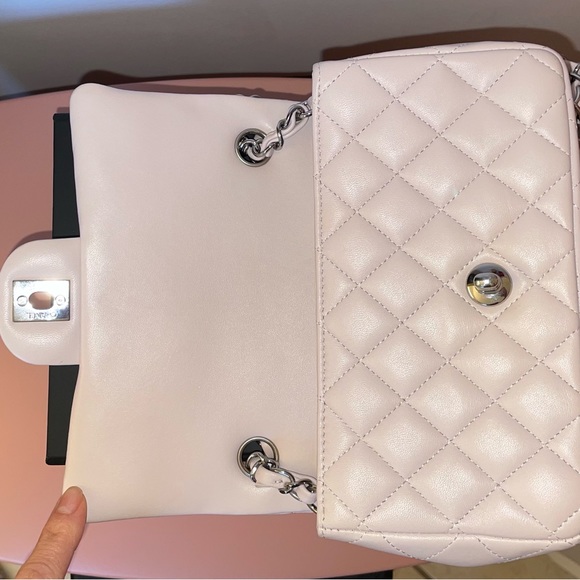 Chanel Classic Small. Light Purple and Silver. - Picture 6 of 13